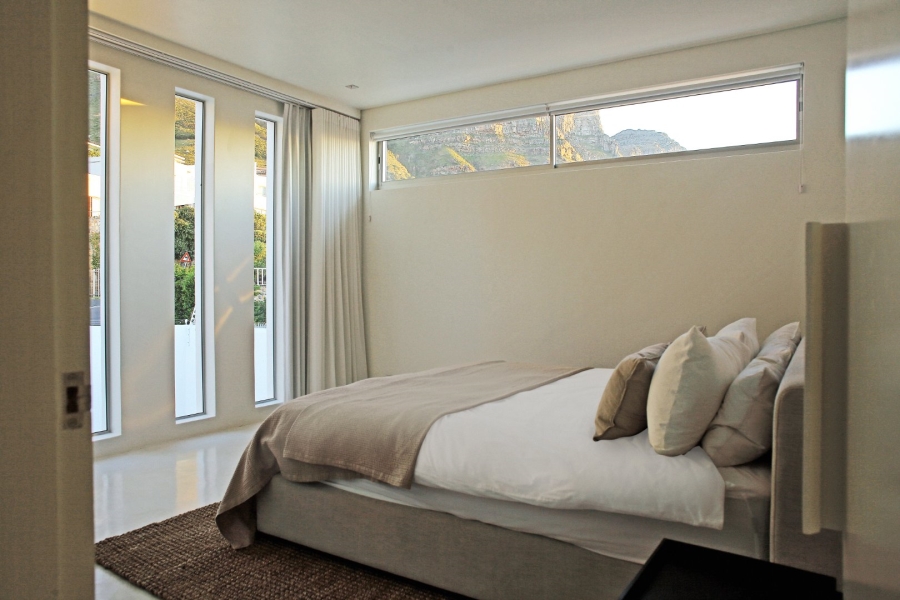 To Let 8 Bedroom Property for Rent in Bakoven Western Cape